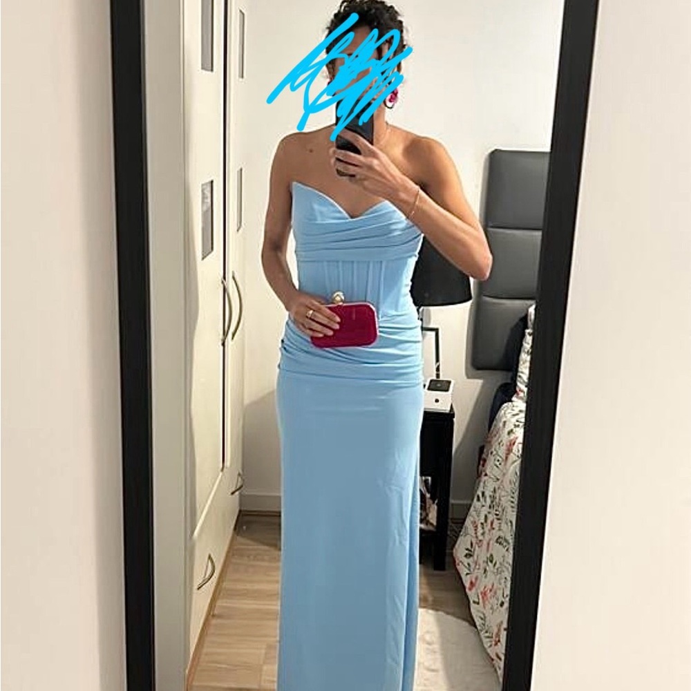 Elegant Blue Strapless Evening Gown